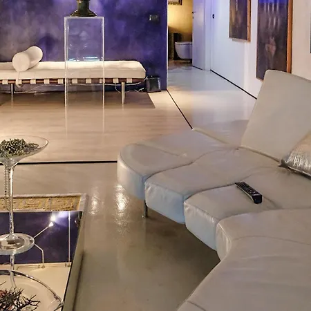 Lovely In With Wif Apartamento