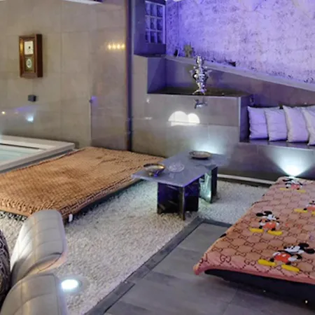 Lovely In With Wif Apartamento